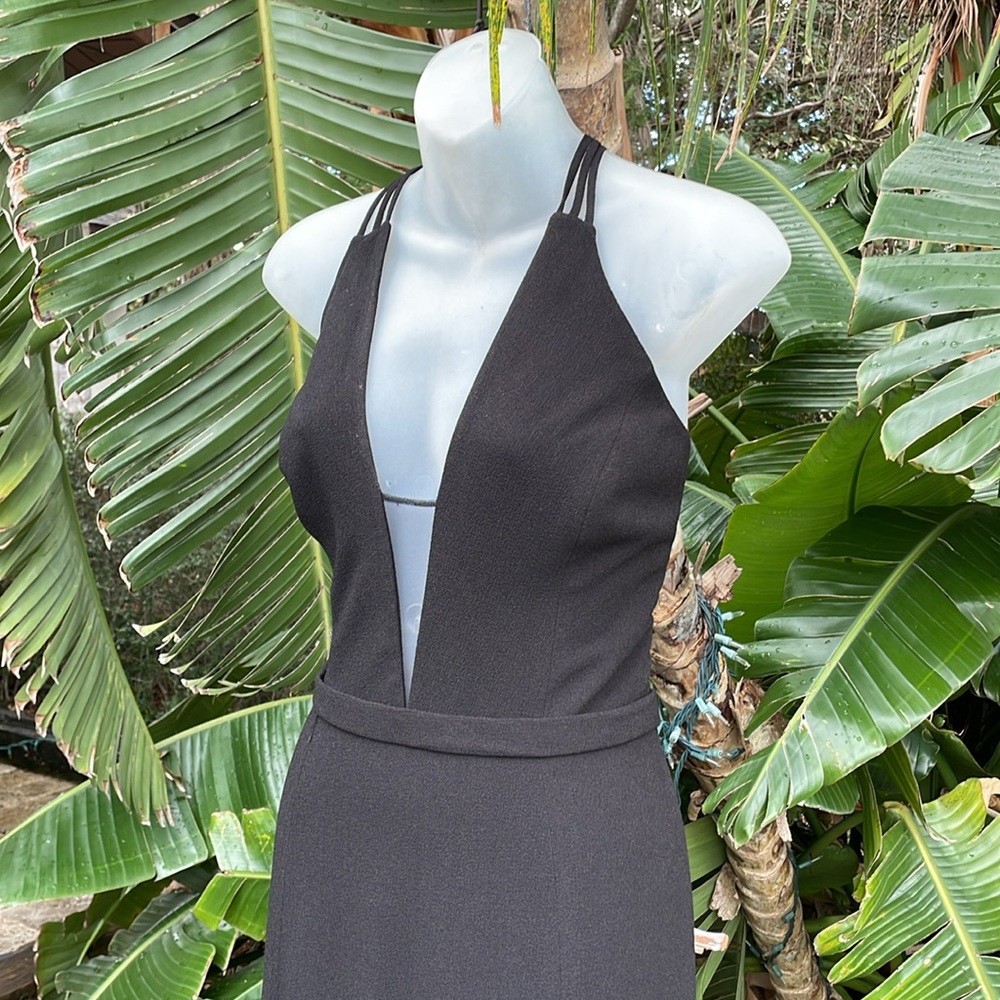 Dress the population low-cut high front slit, trumpet gown